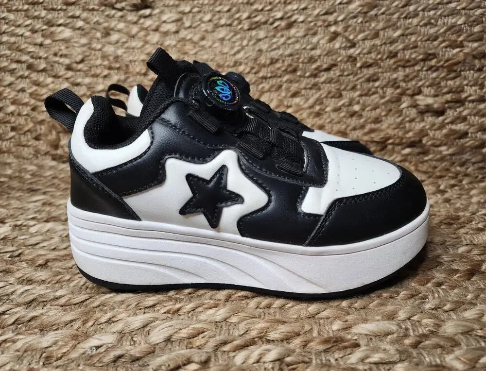Roller Skate Shoes Kids Fashion Unisex Sport Sneaker Black & White Size 2.5 US